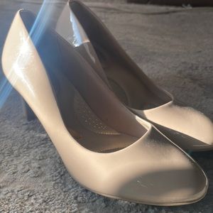 Tan Dexflex comfort heel